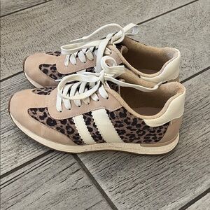 Dolce Vita Leopard Print Sneakers in Cream and Tan